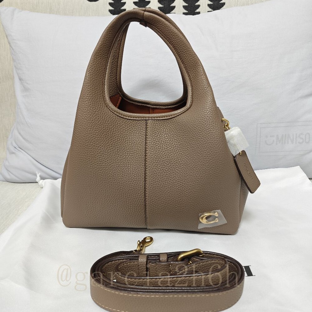 😘😘Coach Lana Shoulder Bag 23 brown